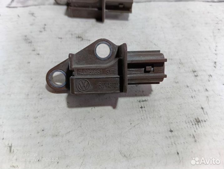 Датчик удара передний Audi Q7 4L BHK 2009—2015