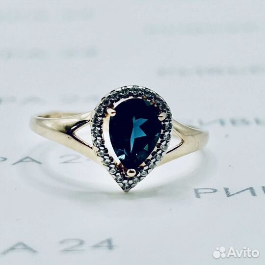 Золотое кольцо с камнем