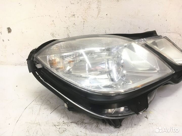Фара правая Mercedes-Benz E-Class