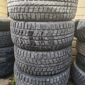 Dunlop SP Winter Ice 01 215/50 R17