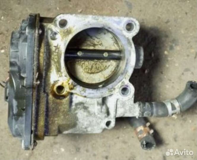 Дроссельная заслонка Toyota Avensis T250 1ZZ-FE