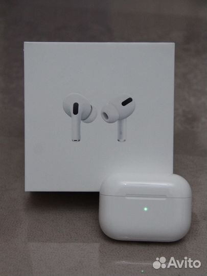 Кейс Аirpods Pro и левый наушник оригинал