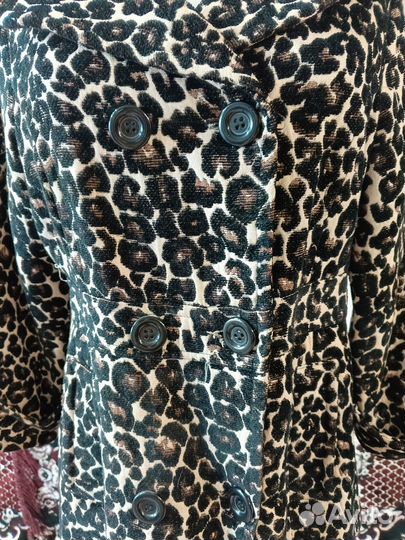 Полупальто женское 50размер под leopard