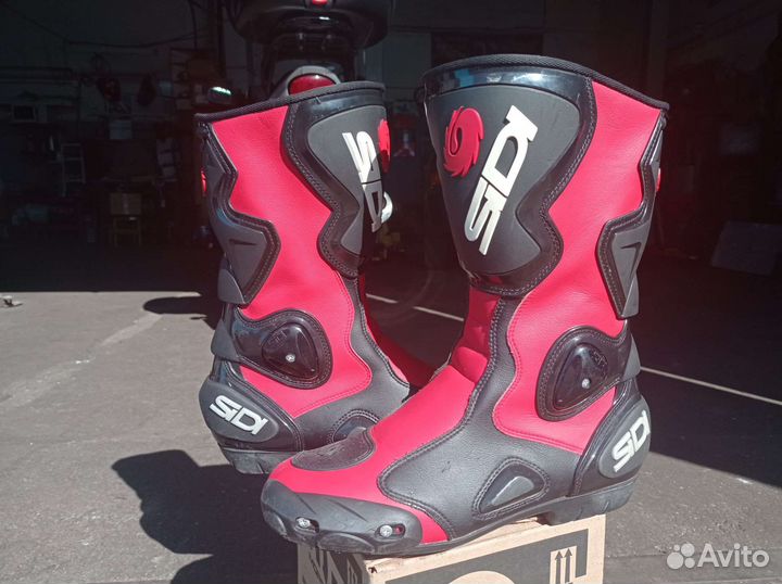 Мотоботы sidi