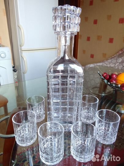 Штоф хрустальный и 6 стаканов