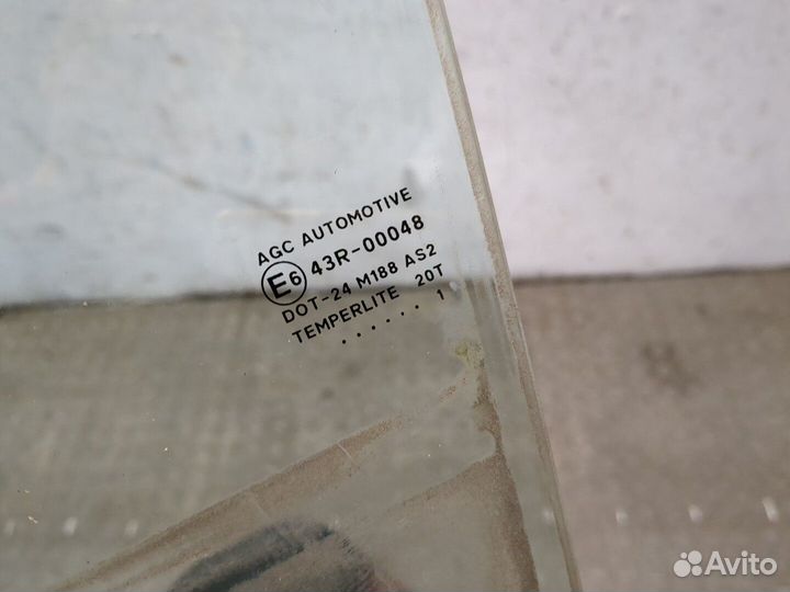 Стекло боковой двери Suzuki Swift 2011, 2012