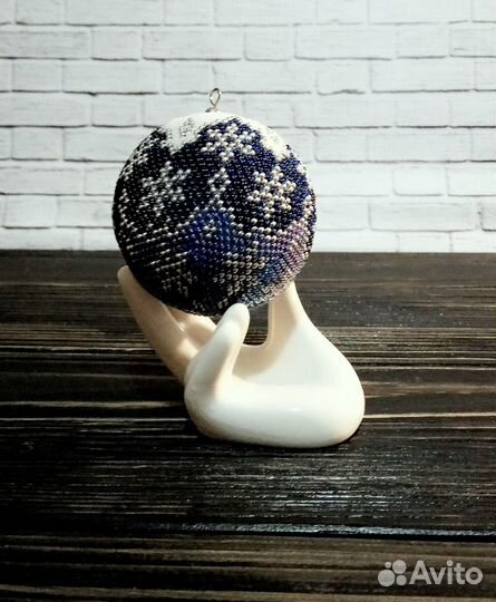 Шарики елочные из бисера. Ручная работа