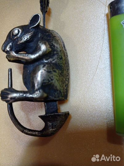 Старинный зооморфный замок