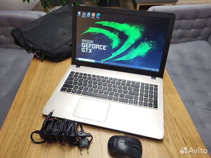 Игровой ноутбук Asus/ GeForce MX110/ 8 ram/ SSD
