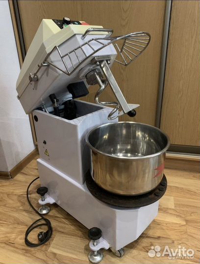 Тестомес со съемной дежой Hurakan HKN-10CN