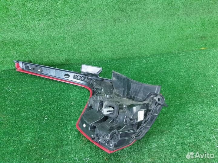 Фонарь задний правый Volvo XC90