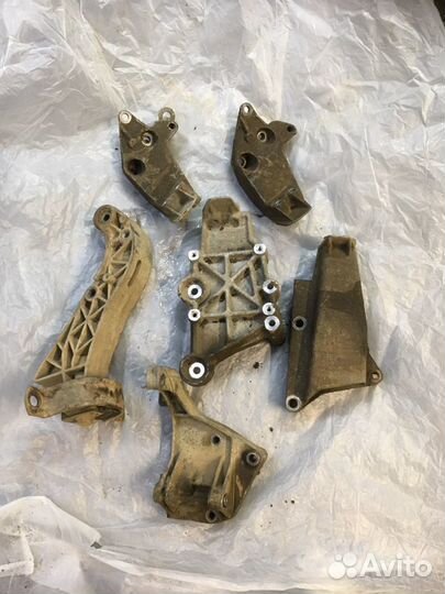 Крепления двигатель Лада Калана