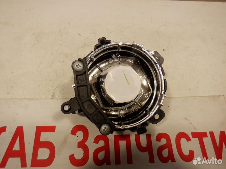 Фара противотуманная правая Ford Mondeo 3