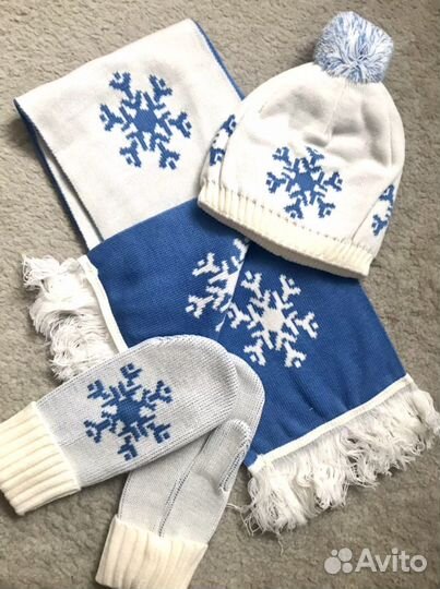 Комплект шапка, шарф и варежки