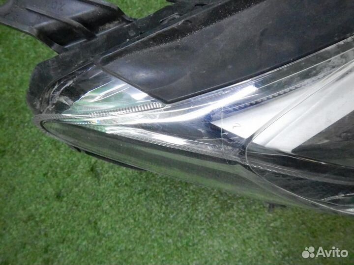 Фара правая Toyota RAV4