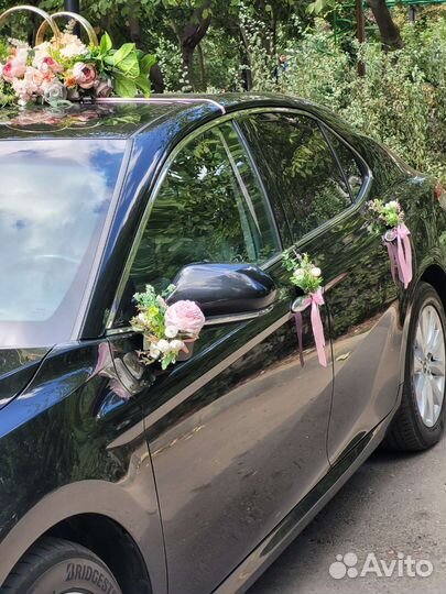 Свадебное украшение на автомобиль