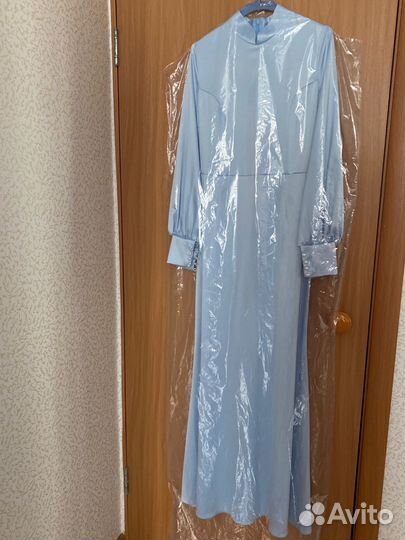 Платье на никах