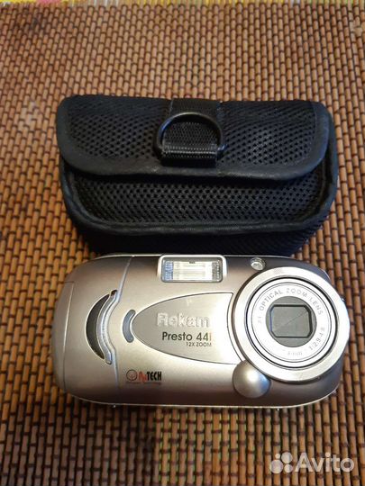 Компактный цифровой фотоаппарат