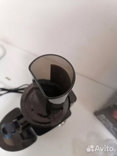 Соковыжималка шнековая GF Gril GF-J10 (2 в1)