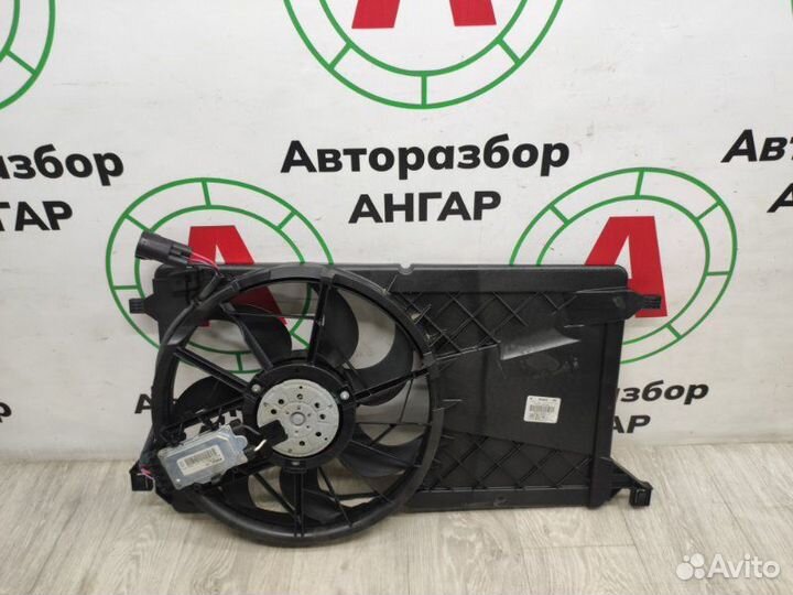 Вентилятор охлаждения радиатора Ford Focus CB4