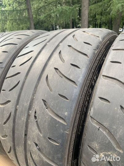 Dunlop Direzza ZIII 245/40 R19 и 275/35 R19 94W