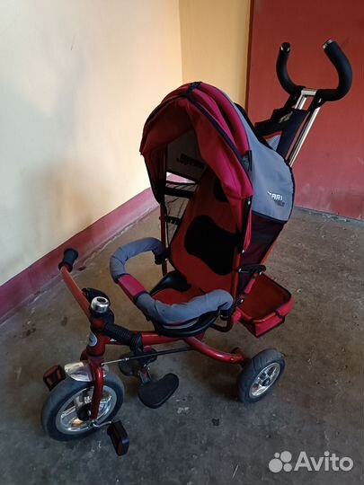 Детский велосипед с ручкой