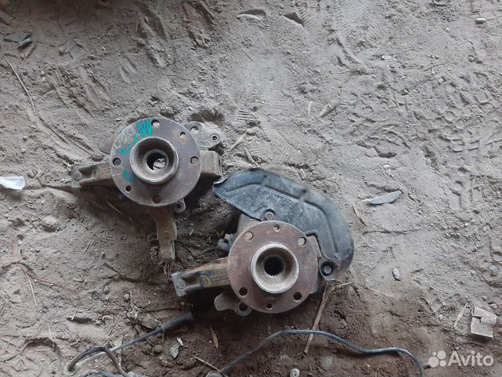 Поворотный кулак со ступицей Фиат альбея