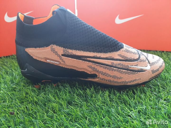 Футбольные бутсы Nike phantom GX