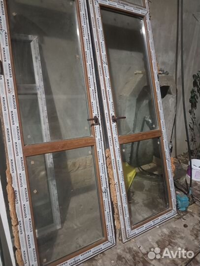 Пластиковая дверь золотой дуб