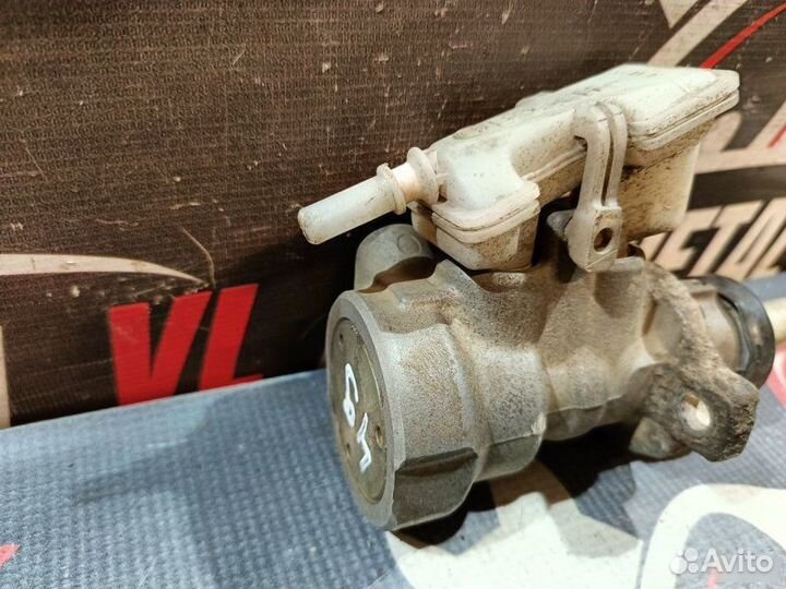 Главный тормозной цилиндр Ford Focus 1 седан