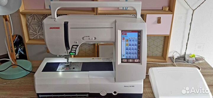 Швейно-вышивальная машина Janome 9900 MC