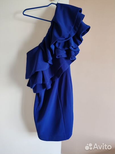 Платье на одно плечо