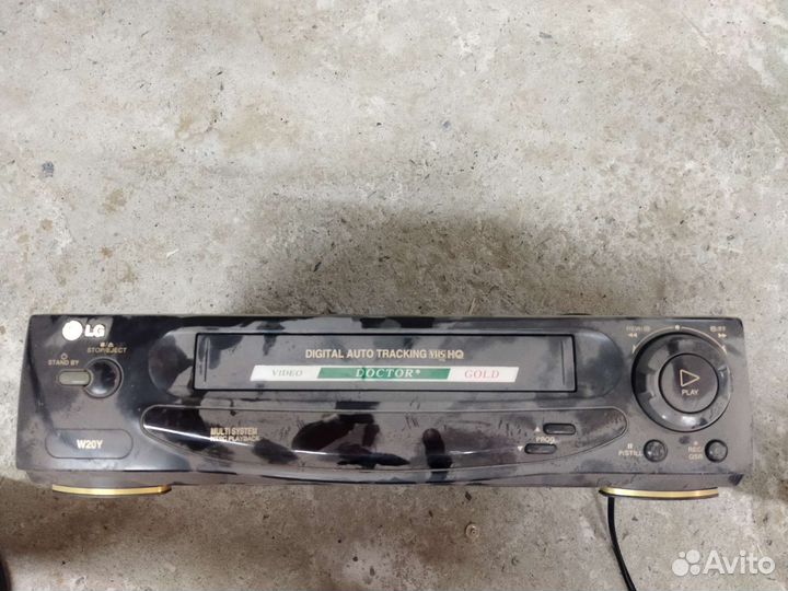 Видеомагнитофон LG