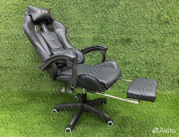Компьютерное игровое кресло с массажером подножкой