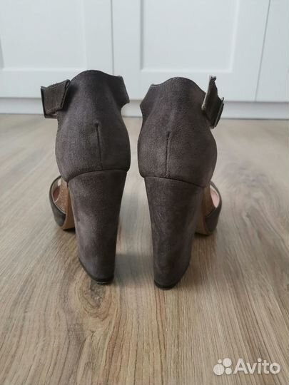 Босоножки Logan р.37