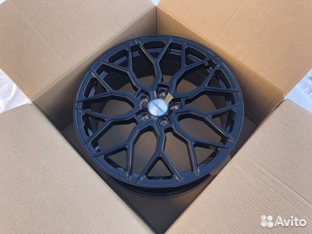 R20 5х114.3 Vossen HF-2 Black Новые Диски