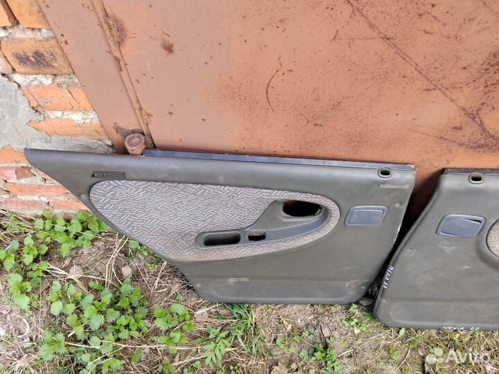 Обшивка задней двери Daewoo Nexia