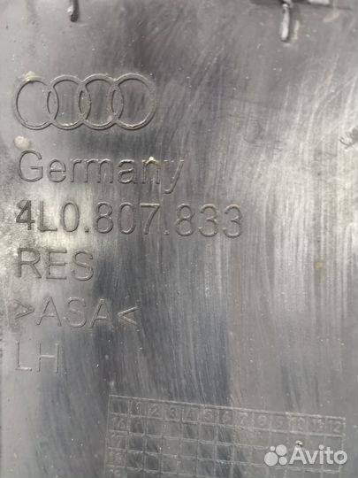 Audi Q7 4L Заглушка (решетка) в бампер задний 4L0807833, 4L0807834