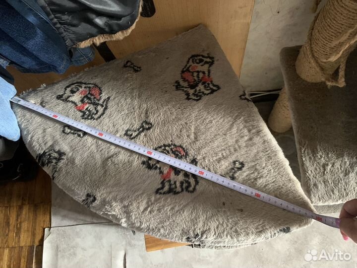 Кошачий домик с когтеточкой