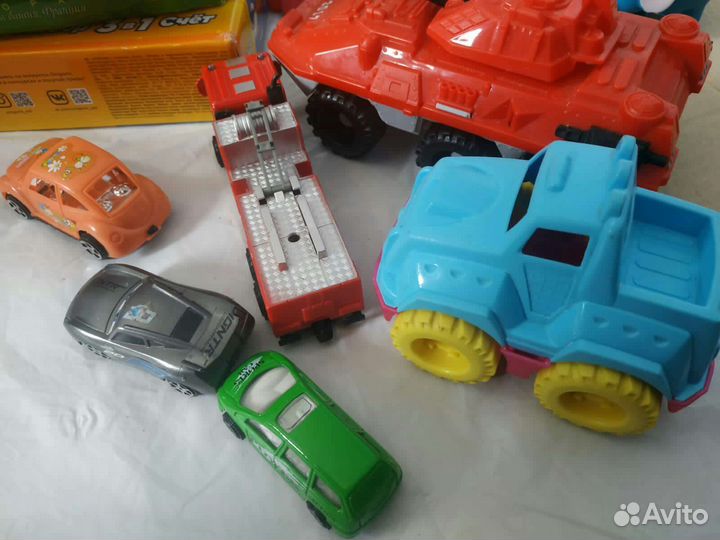 Пакет детских игрушек машинки и пазлы