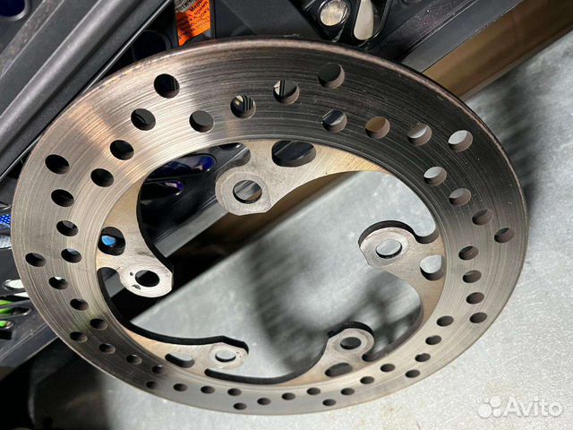 Задний тормозной диск Suzuki 69211-18G00-000