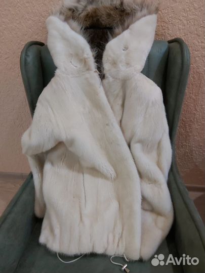 Норковый полушубок с капюшоном