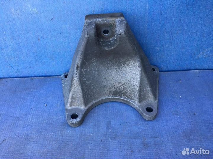 Кронштейн кпп BMW 5-серия E60/E61