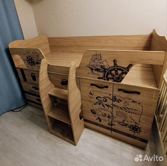 Детская кровать чердак Корсар со столом