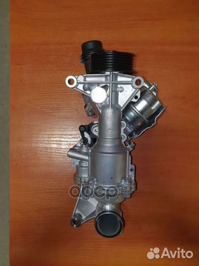 Насос водяной A274200080080 mercedes-benz