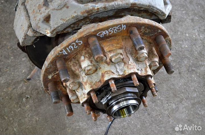 Ступица ведущего моста дисковые тормоза, правая sc