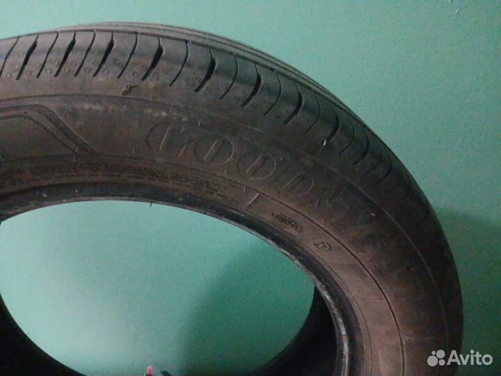 Goodyear EfficientGrip 235/60 R16