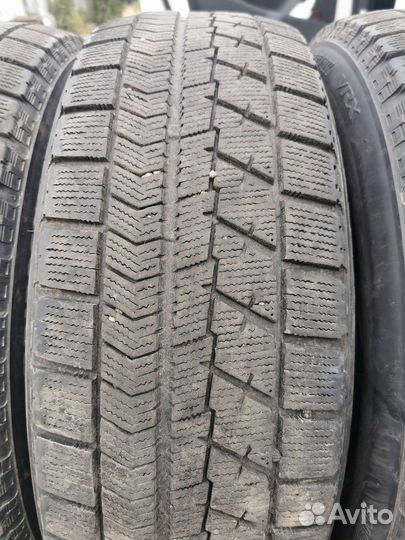 Bridgestone Blizzak VRX 215/65 R16