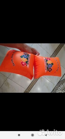 Очки и шапочка, нарукавники для бассейна