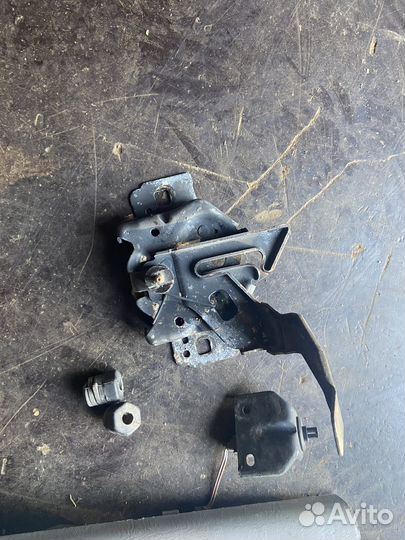 Запчасти для mazda tribute